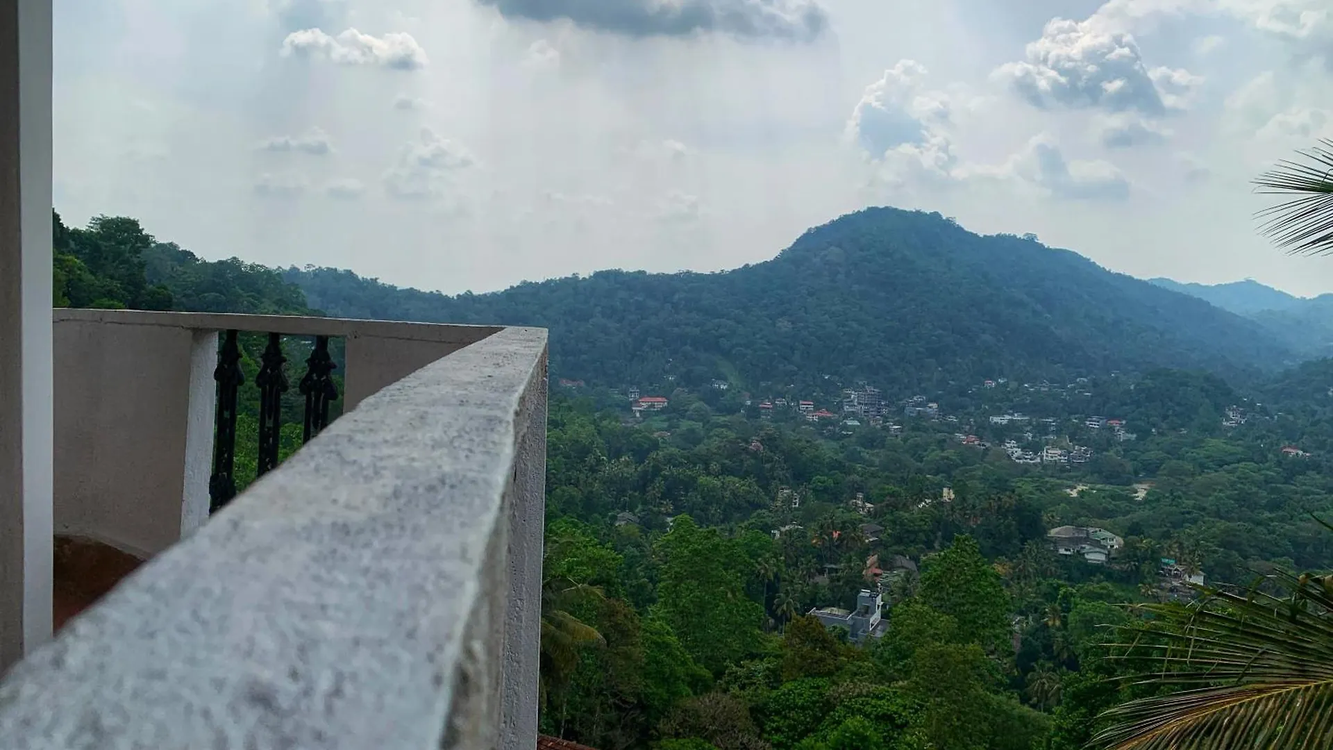 *** Hotel The Heritage Inn Kandy Sri Lanka